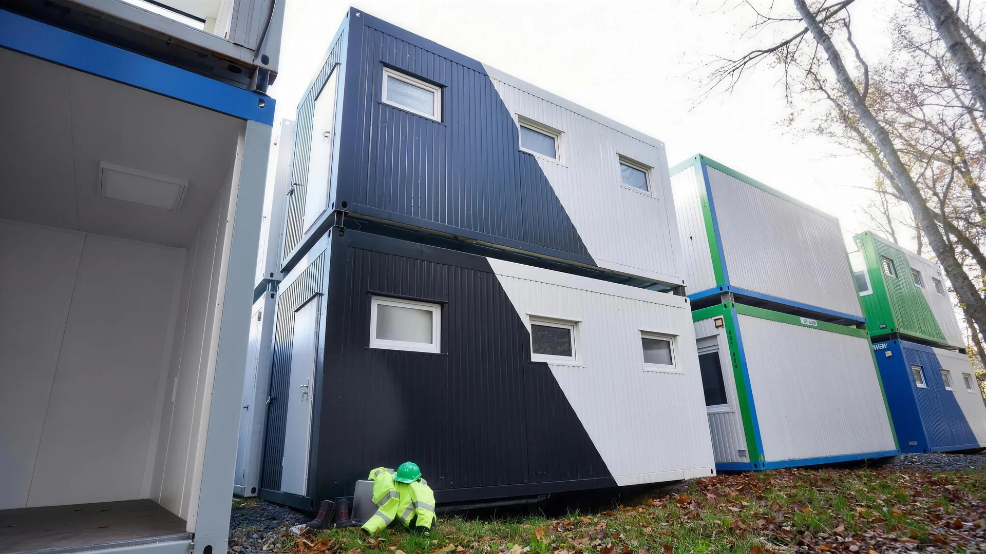 Dauerhafte Containeranlage auf einem Werksgelände
