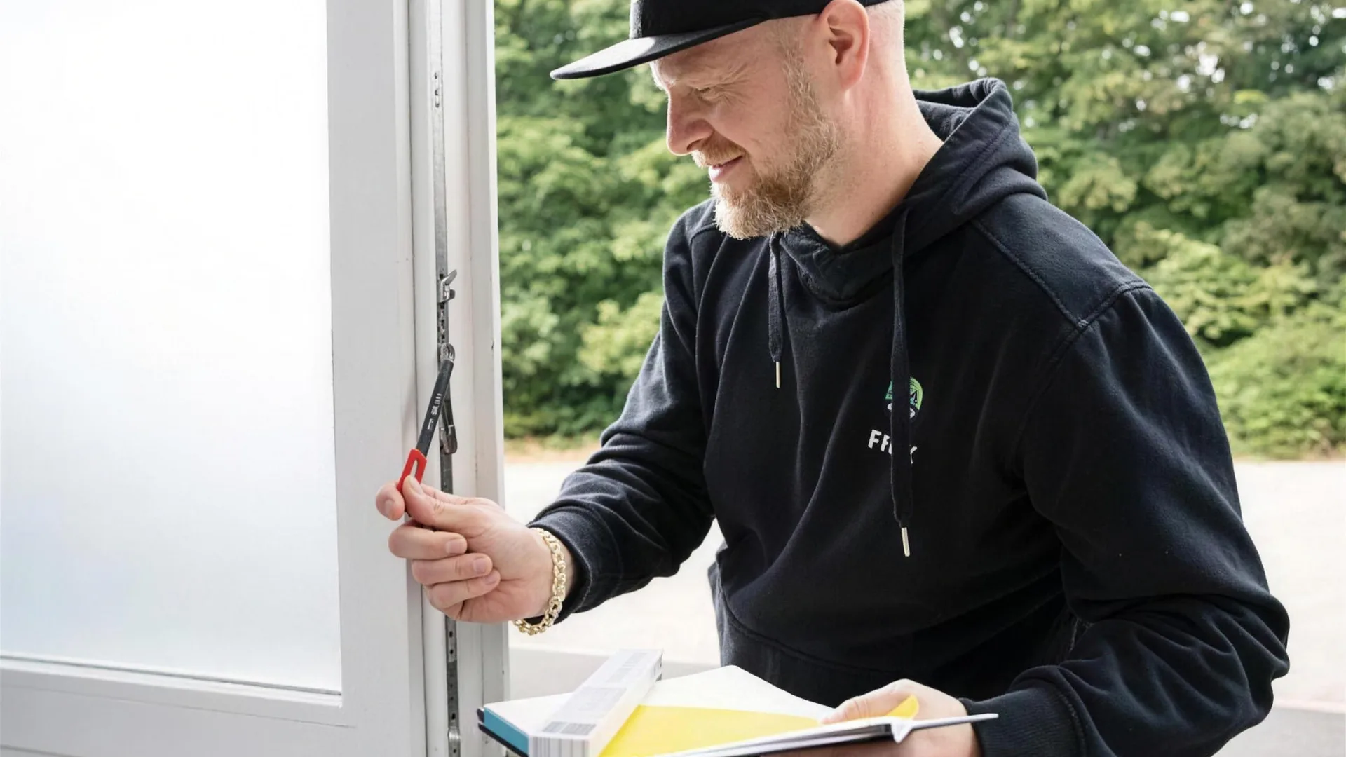 Detailaufnahme energetischer Fenster an einem Petri-Raumsystem