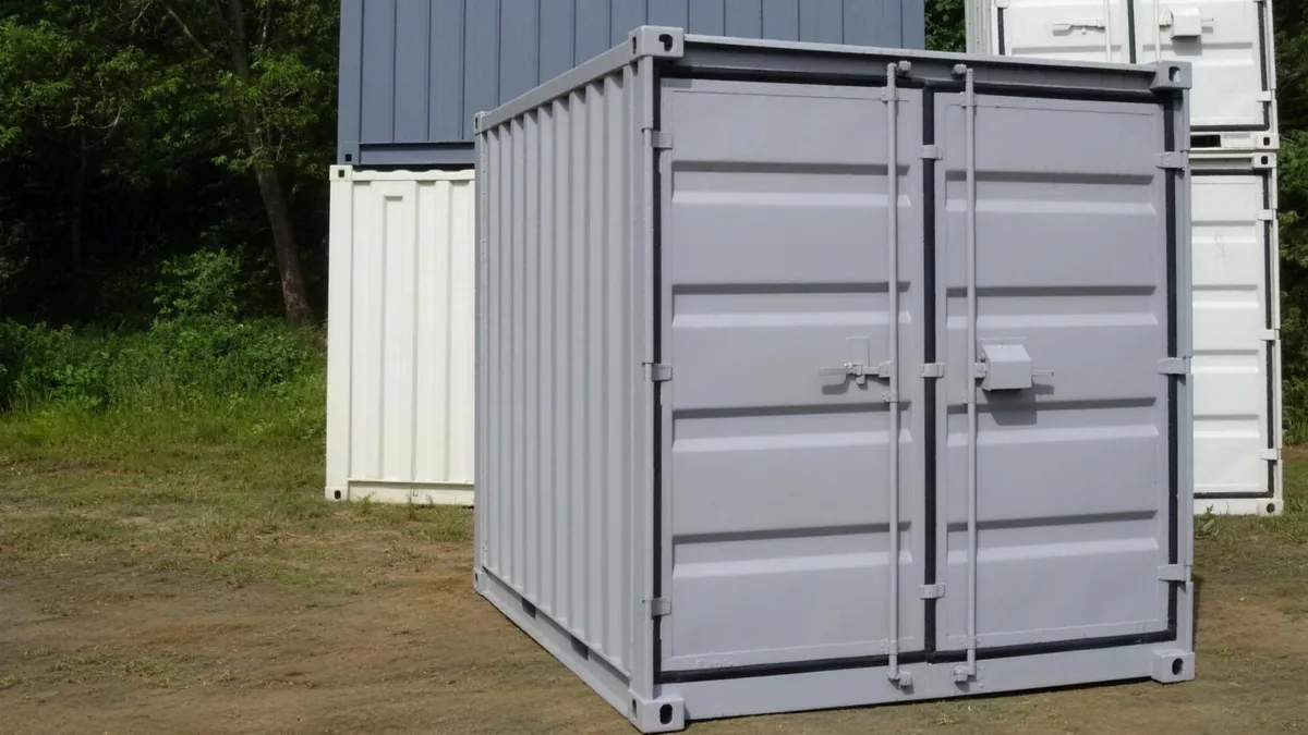 Baubürocontainer auf einer Baustelle von Container Rent Petri