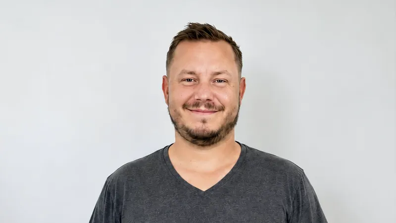 Porträt von Christopher Dylus, Vertrieb & Projektbetreuung